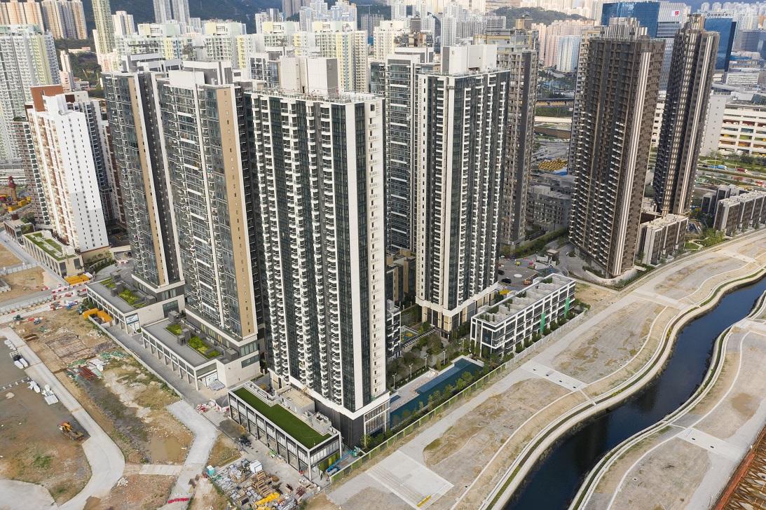 OASIS KAI TAK今日招標售出1伙頂層連天台特色戶,成交價創項目新高。(資料圖片/陳奕釗攝)
