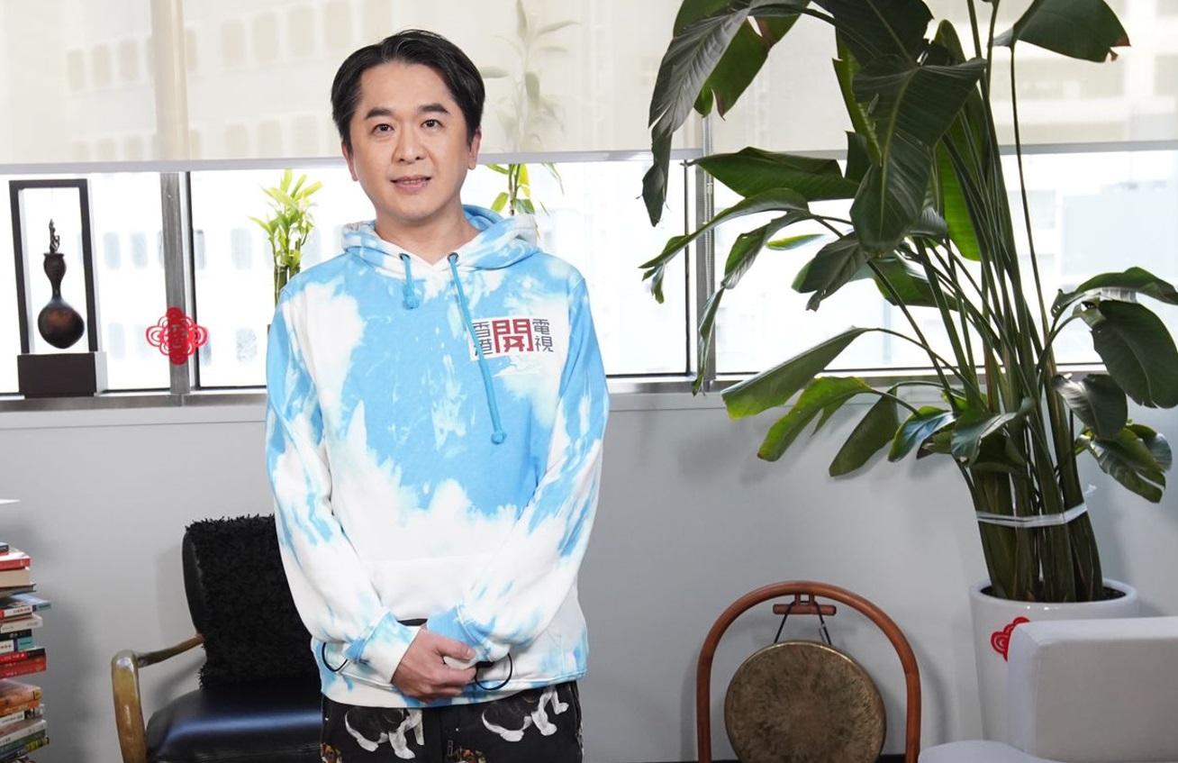 鄧兆尊供橋予開電視。