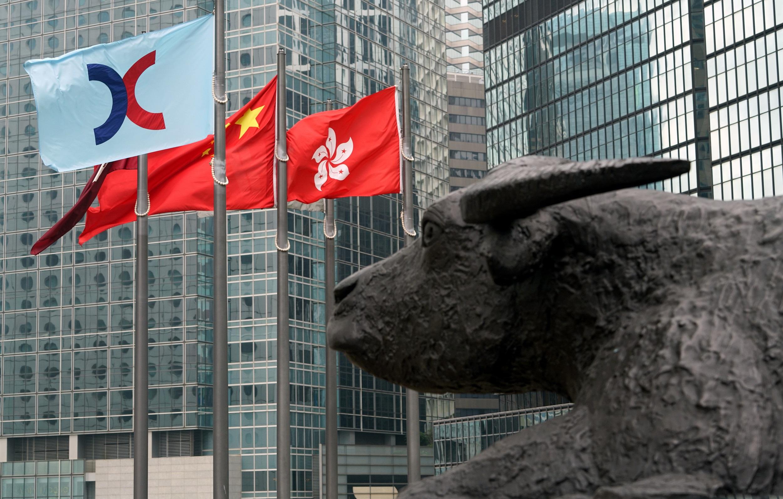 港股收市|恒指二萬一爭持 成交不足千億