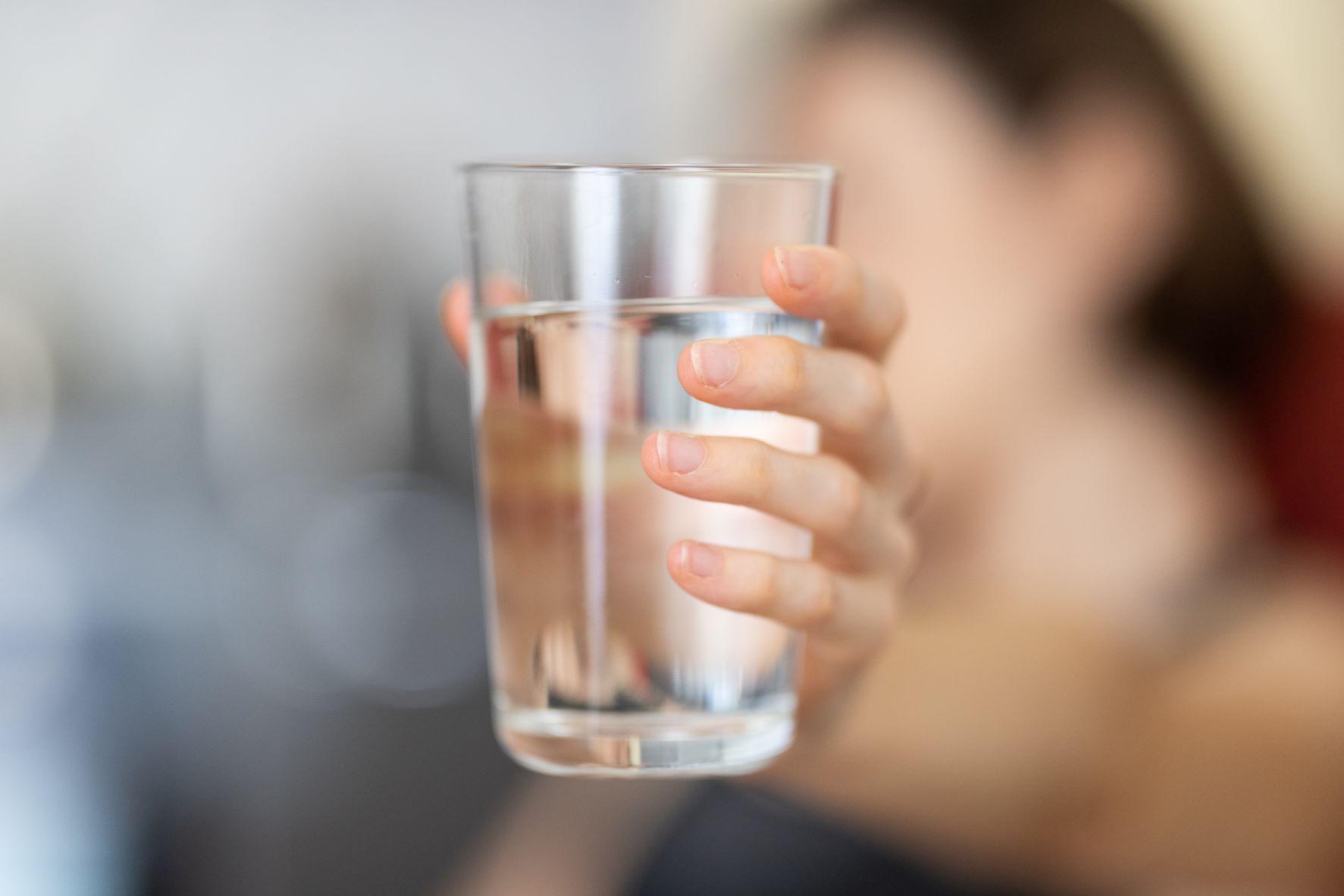 水