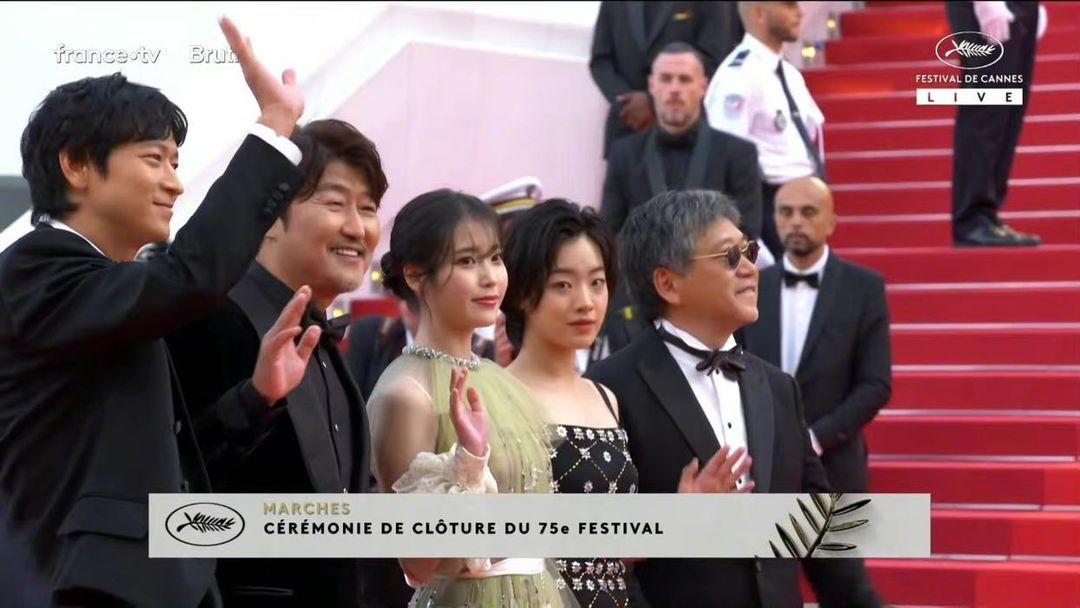 是枝裕和執導韓片《孩子轉運站》,主角宋康昊、姜棟元、IU、李周映一同出席閉幕禮。。