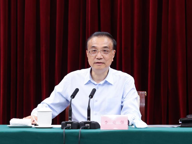 國務院總理李克強日前主持召開國務院常務會議,進一步部署穩經濟一籃子措施。(資料圖片)