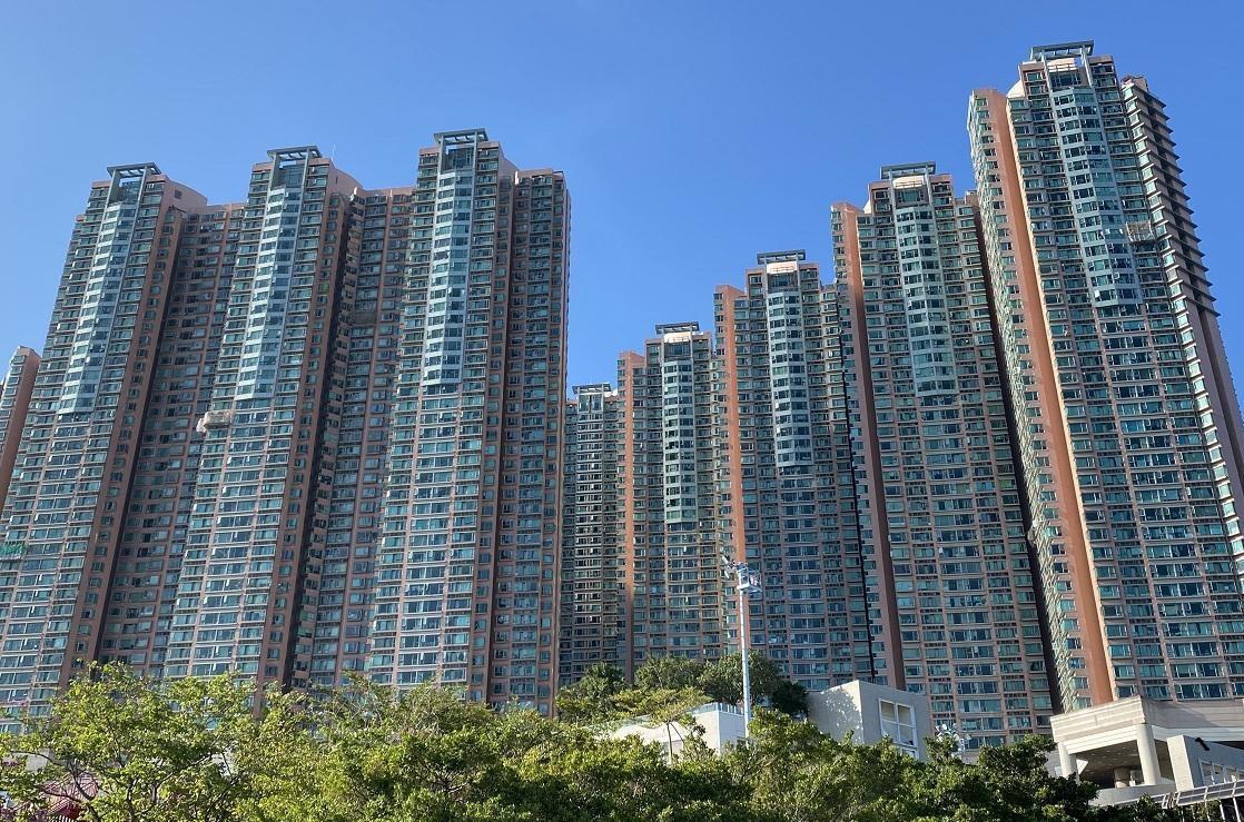 盈翠半島本月累錄6宗成交,保持旺勢,新近成交是同屋苑租客以1,200萬元購入三房套高層單位。
