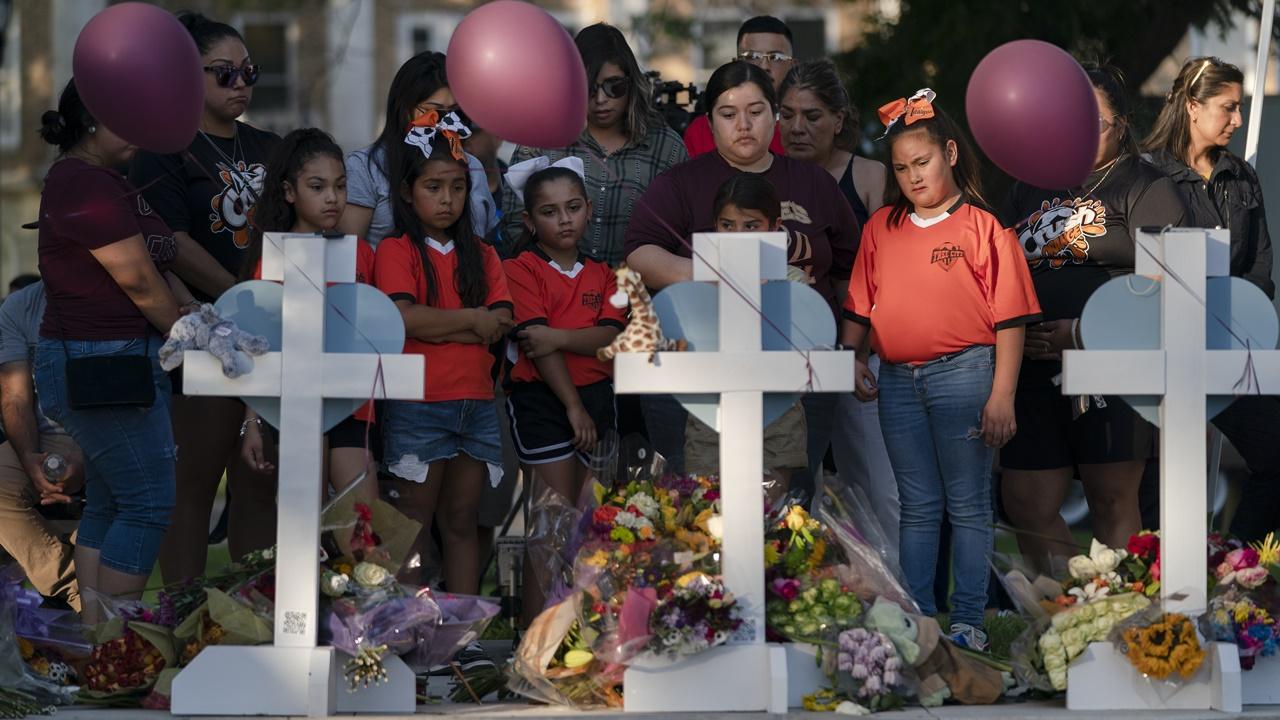 美國德州小學槍擊案造成21名師生死亡。(AP)