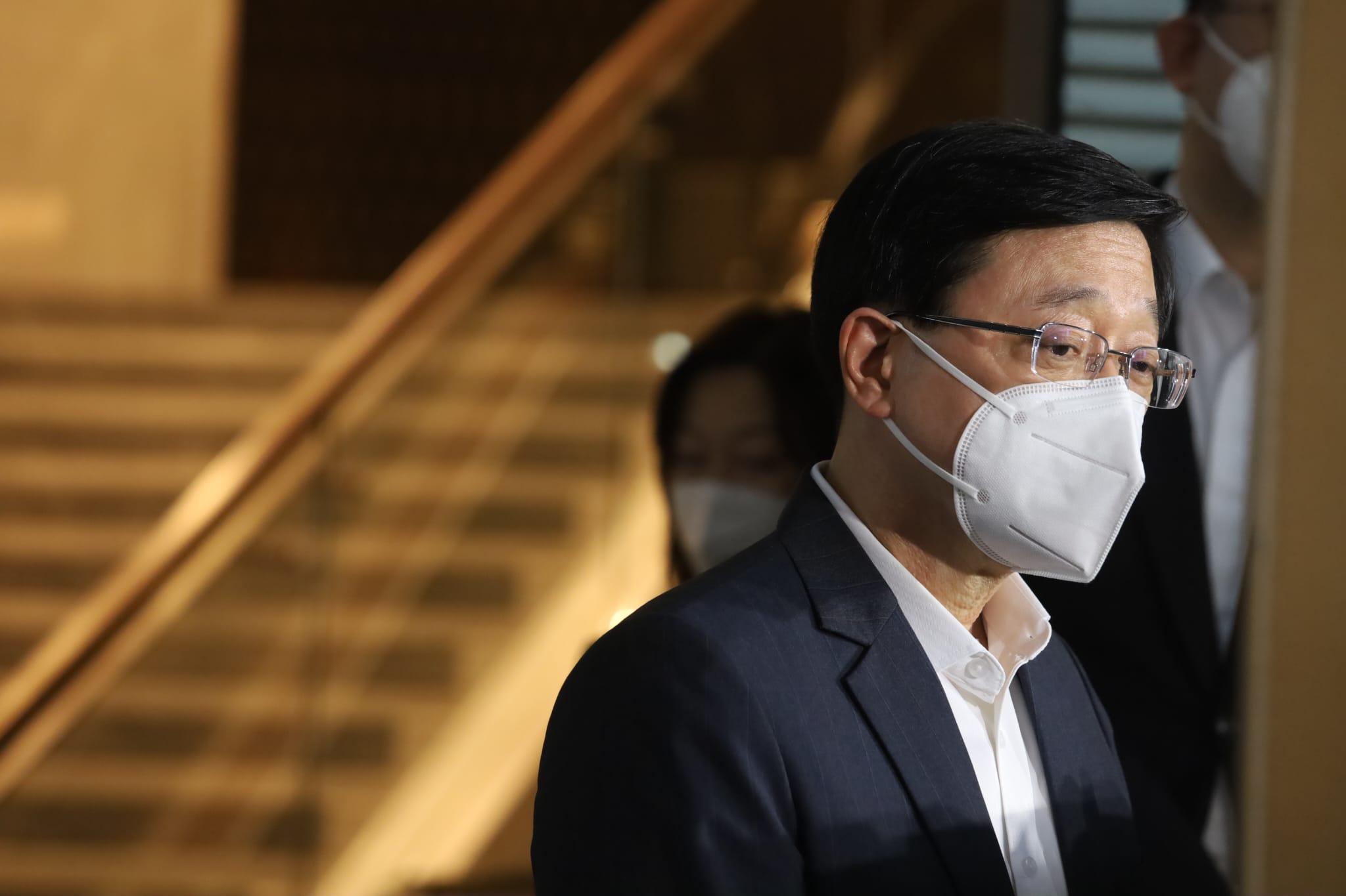 李家超傍晚回港,向傳媒總結4日的訪京之旅。