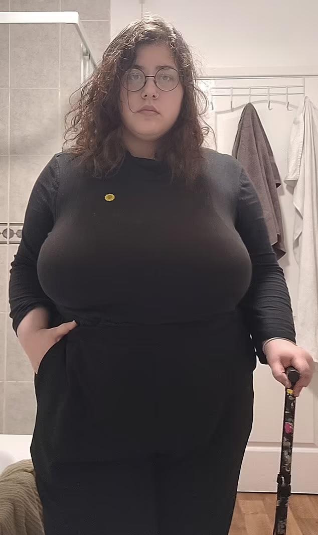 巨乳症