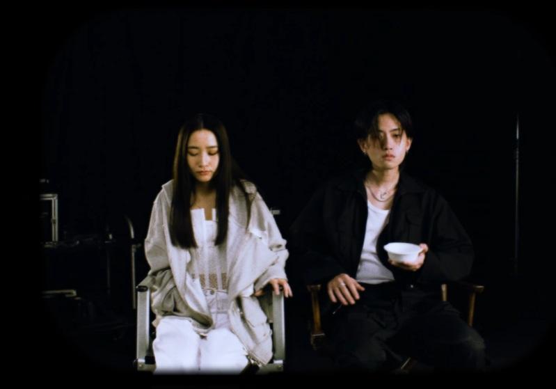 Sabrina與Lewsz合作的《到時見》,由曲風到MV也得到圈中人一致讚好。