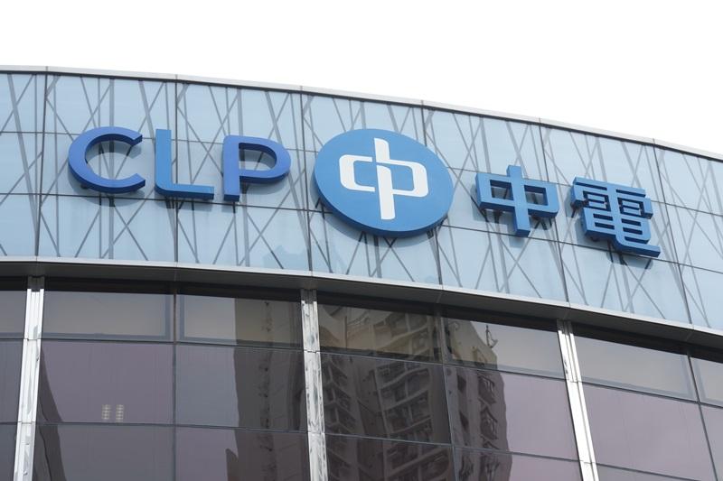 中電表示,已完成首組高壓電纜鋪設,另外兩組高壓電纜爭取在下周二或之前完成。