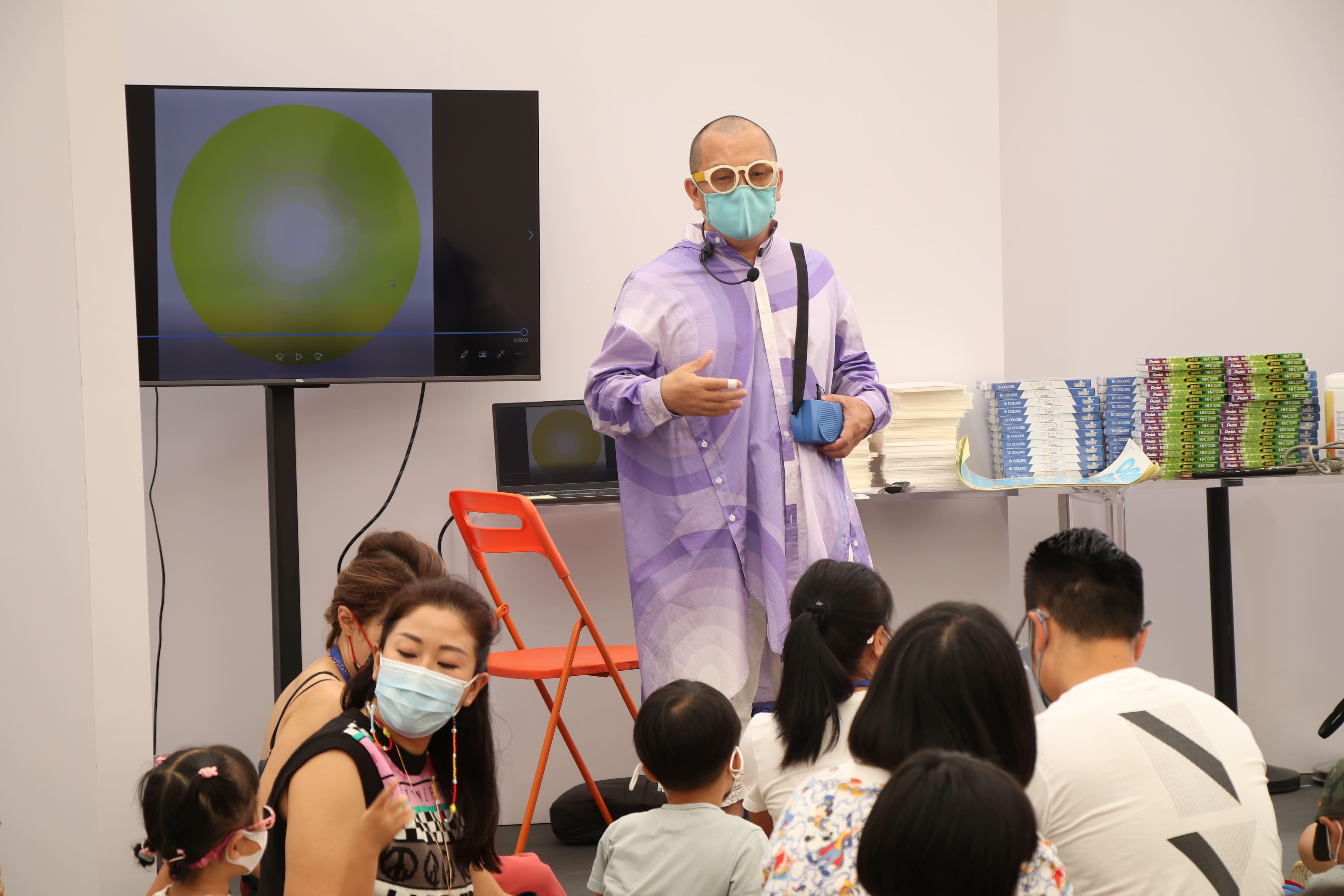 另外,主辦方更請到身兼導演、攝影師、視像工作者和多媒體創作人的鄧鉅榮,分享怎樣創作個人專屬NFT。