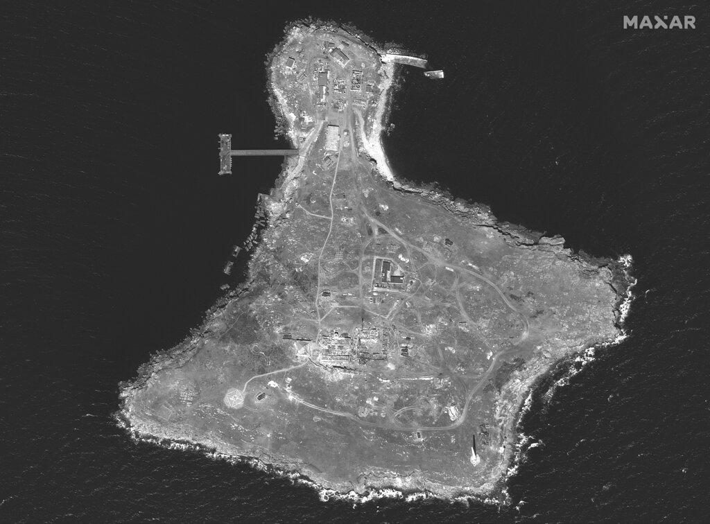 俄羅斯稱已撤出蛇島。(美聯社)