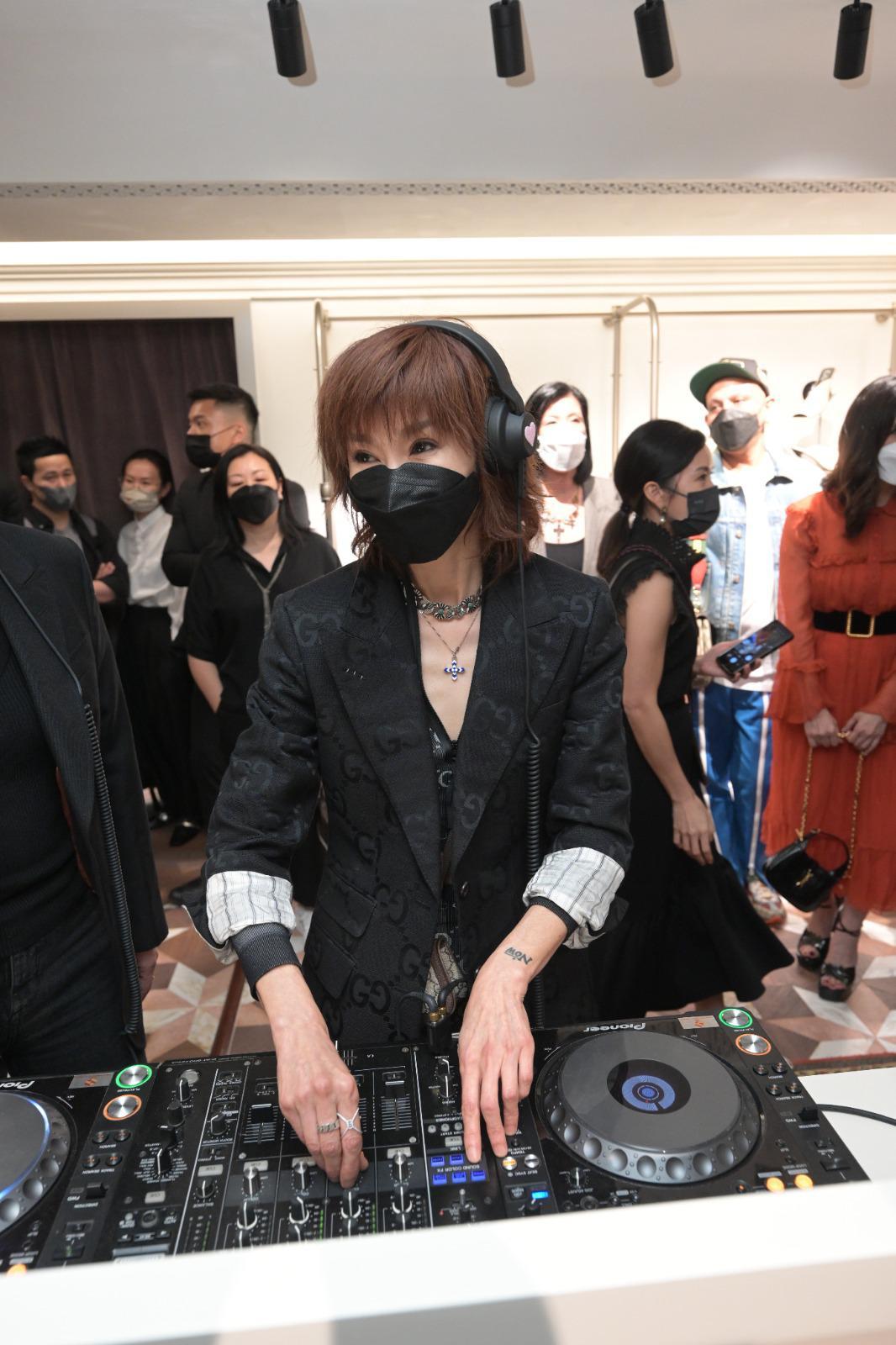 57歲張曼玉驚喜現身 high 爆化身打碟DJ