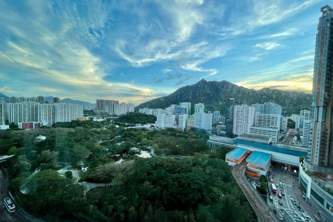單位房間望屯門公園、山景和遠樓景,開揚吸引。