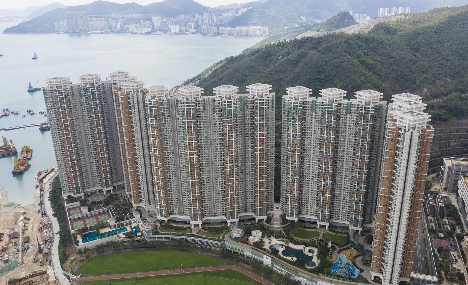 將軍澳維景灣畔本月暫錄14宗二手成交,新近錄9座中層H室成交,實用面積約498方呎,兩房間隔,望海景及山景,成交價855萬元, (資料圖片)