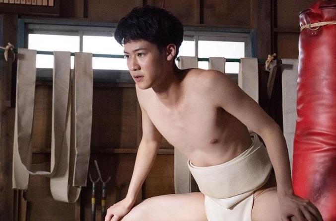 《五個相撲的少年》翻拍成日劇於串流平台Disney+播出,由26歲葉山獎之擔任男主角。