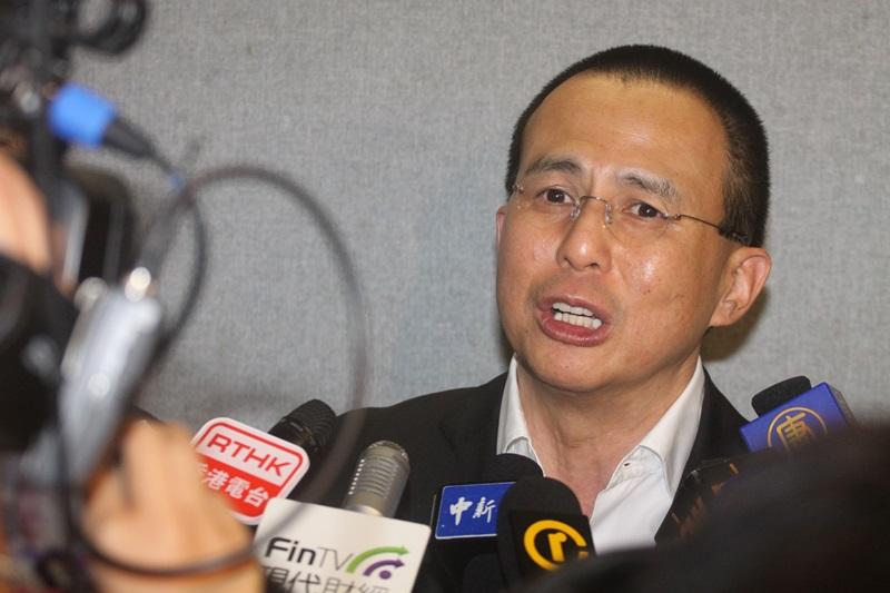 李澤楷指,會嚴肅跟進事故,公司會承擔傷者醫療費用。