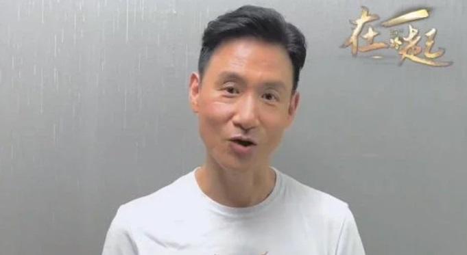 張學友拍片賀回歸,卻被內地網民批評。