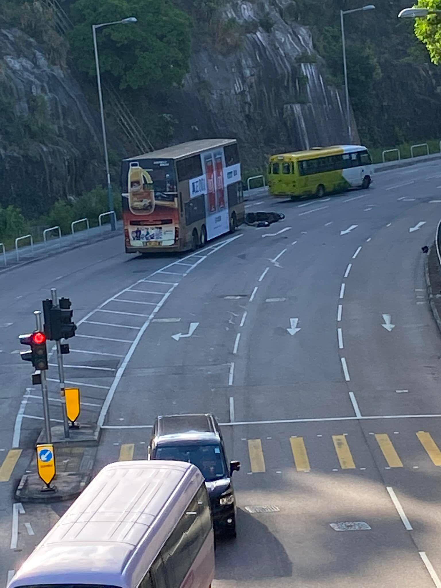 車Cam直擊|秀茂坪道九巴電單車迎頭相撞 鐵騎士傷重不治