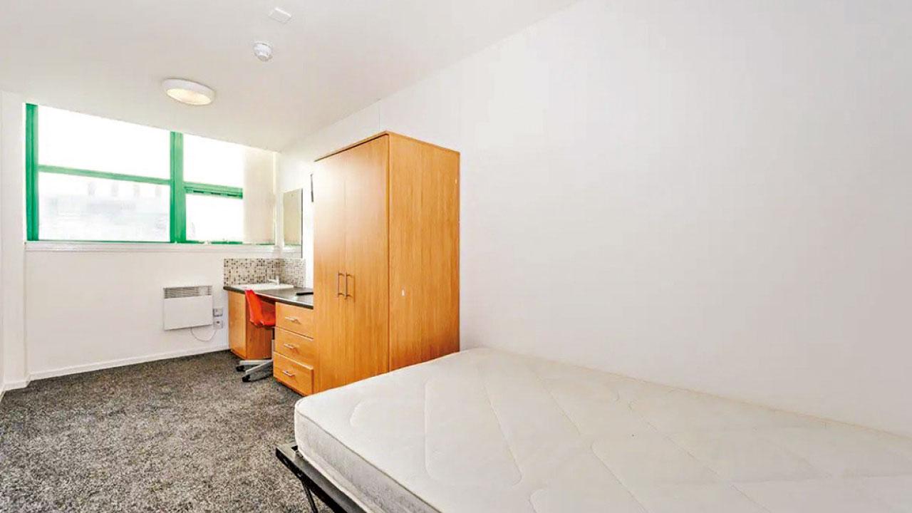 海外樓市｜出租受限 結構有隱憂 英宅1萬鎊放售 提防中伏