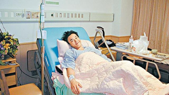 陳奕迅因墮台令下體受創,需切除三分一睪丸。