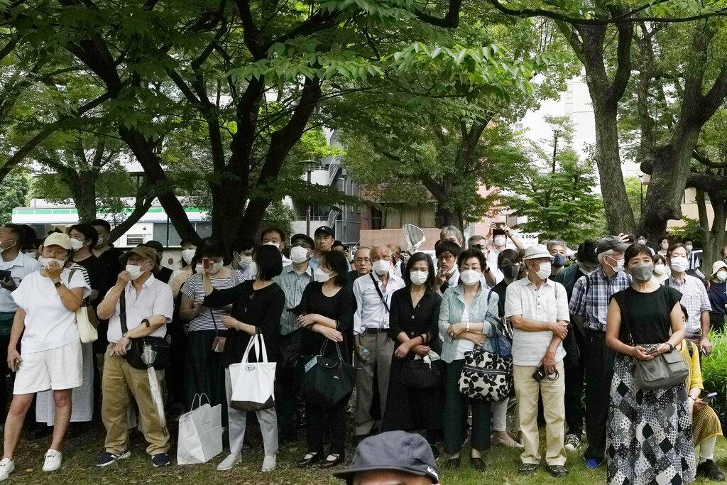 東京都的確診數字再度突破1萬宗。(美聯社)