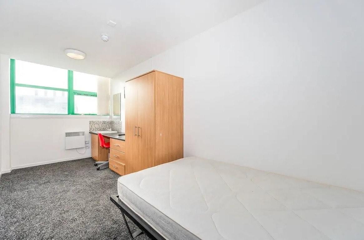 海外樓市|英物業網驚現1萬鎊放盤!有無伏?