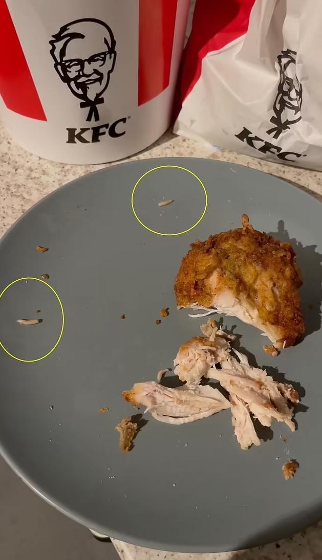 英國KFC指，食物經過高溫烹調，蛆蟲不可能存活。(互聯網)