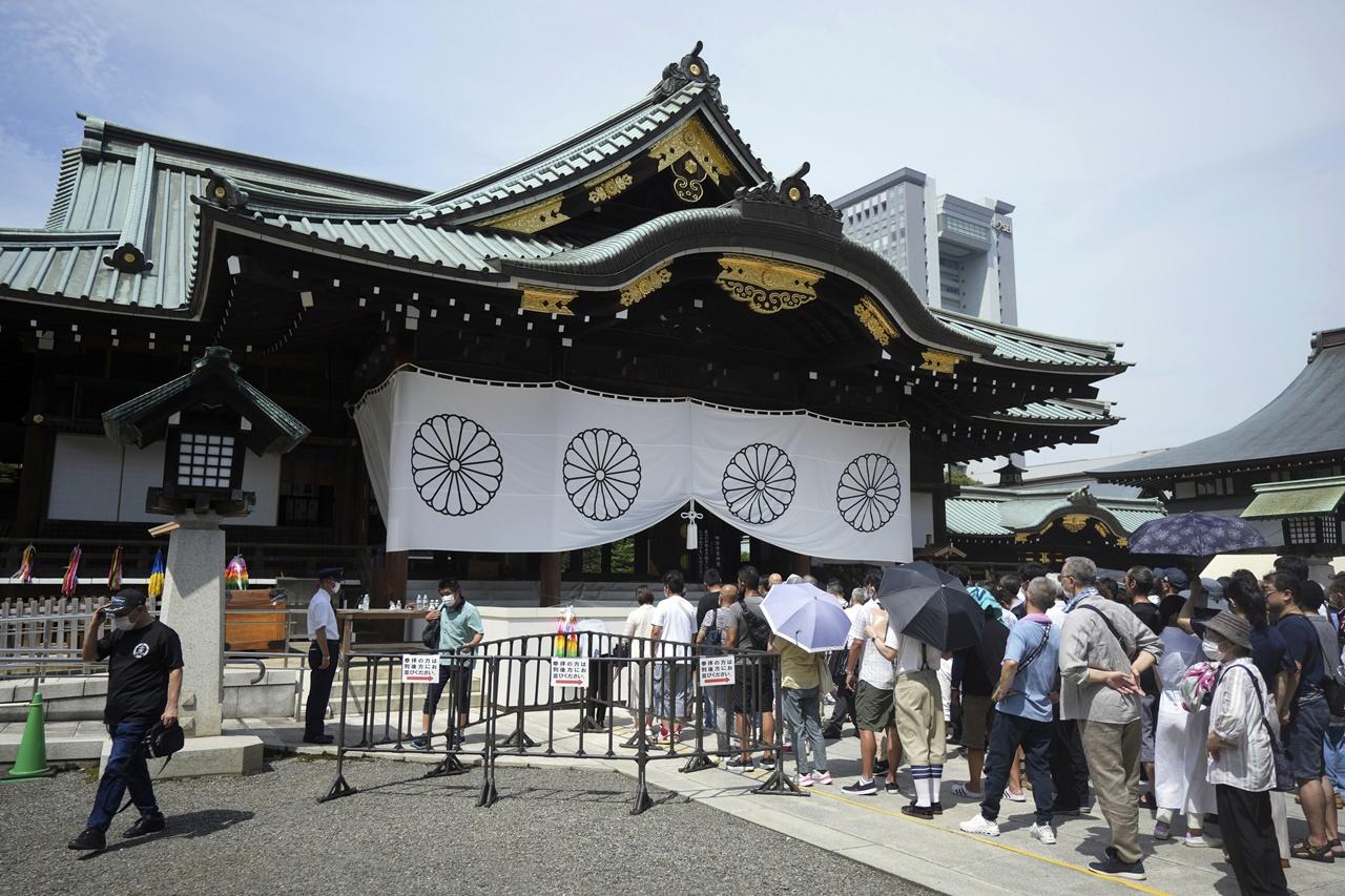再有日閣員參拜靖國神社,中方:反映對歷史的錯誤態度。(AP)