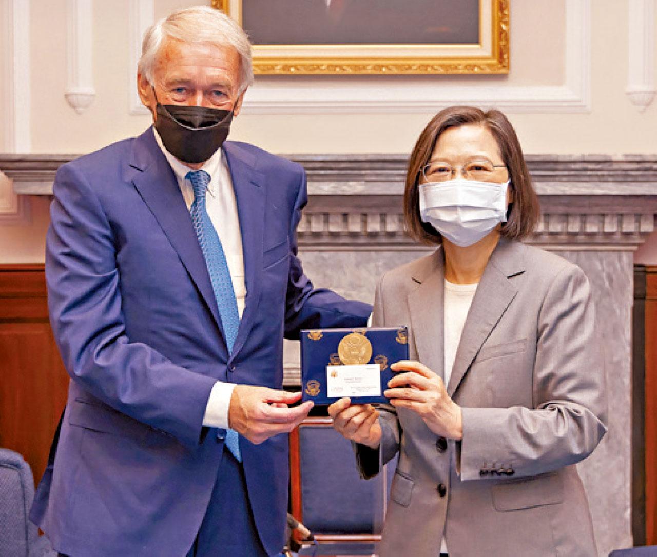 再有美國國會議員訪台 解放軍台島周邊實戰演習