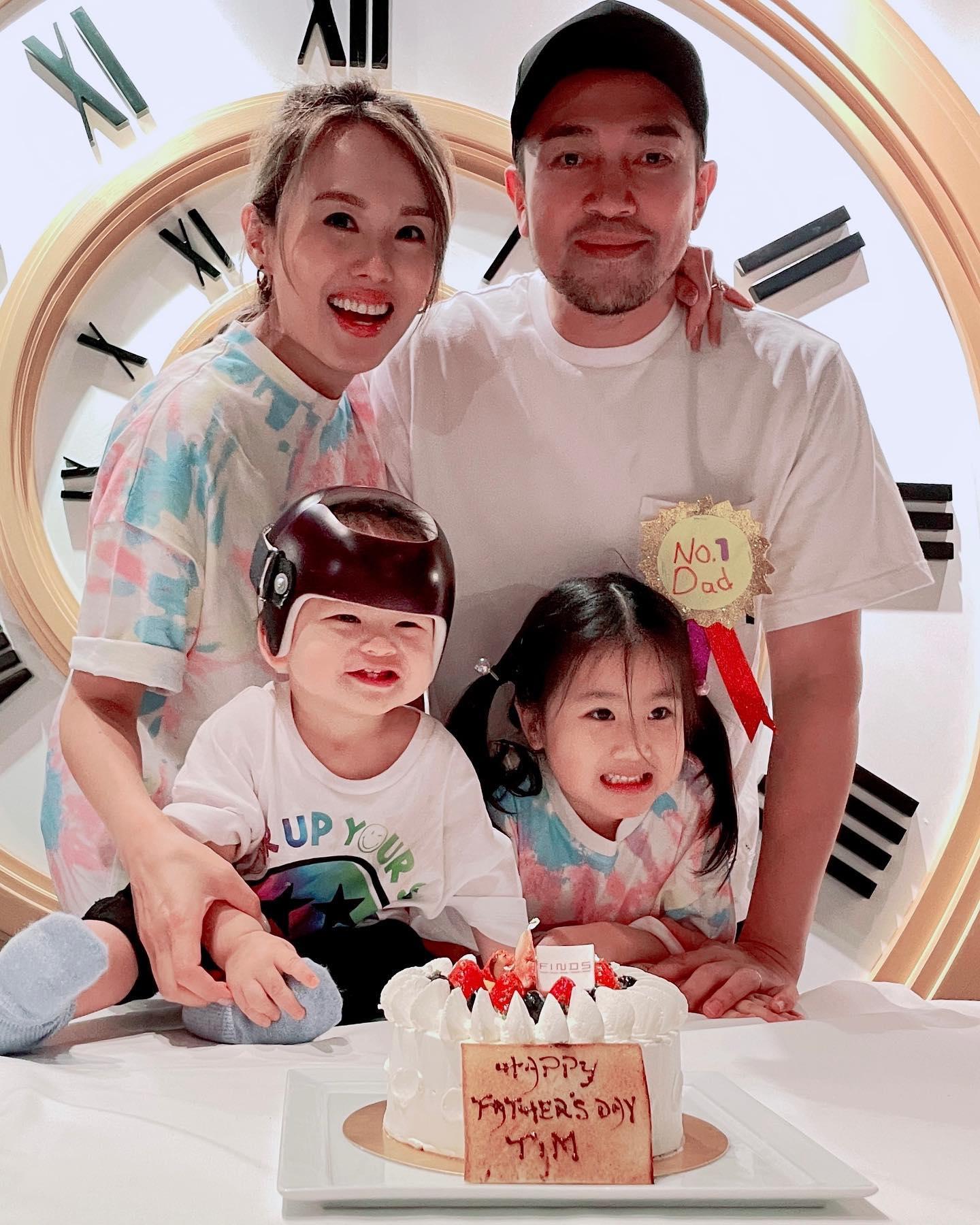 楊洛婷的細仔過去以頭盔形象示人。