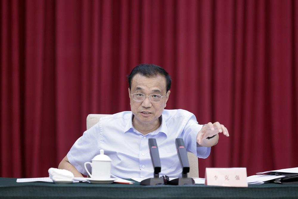 李克強昨在深圳主持召開經濟大省政府主要負責人座談會。(新華社)