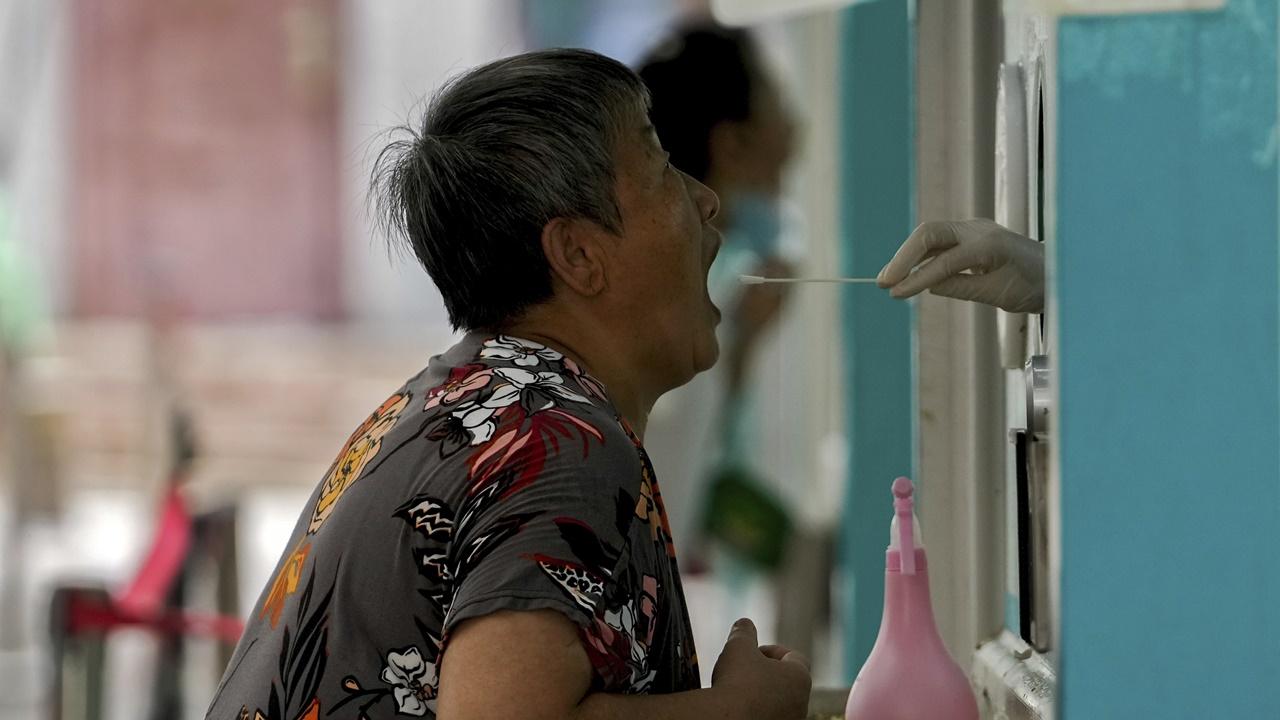 澳門珠海周二起每人每日只可往返一次,為期1個月。(AP)