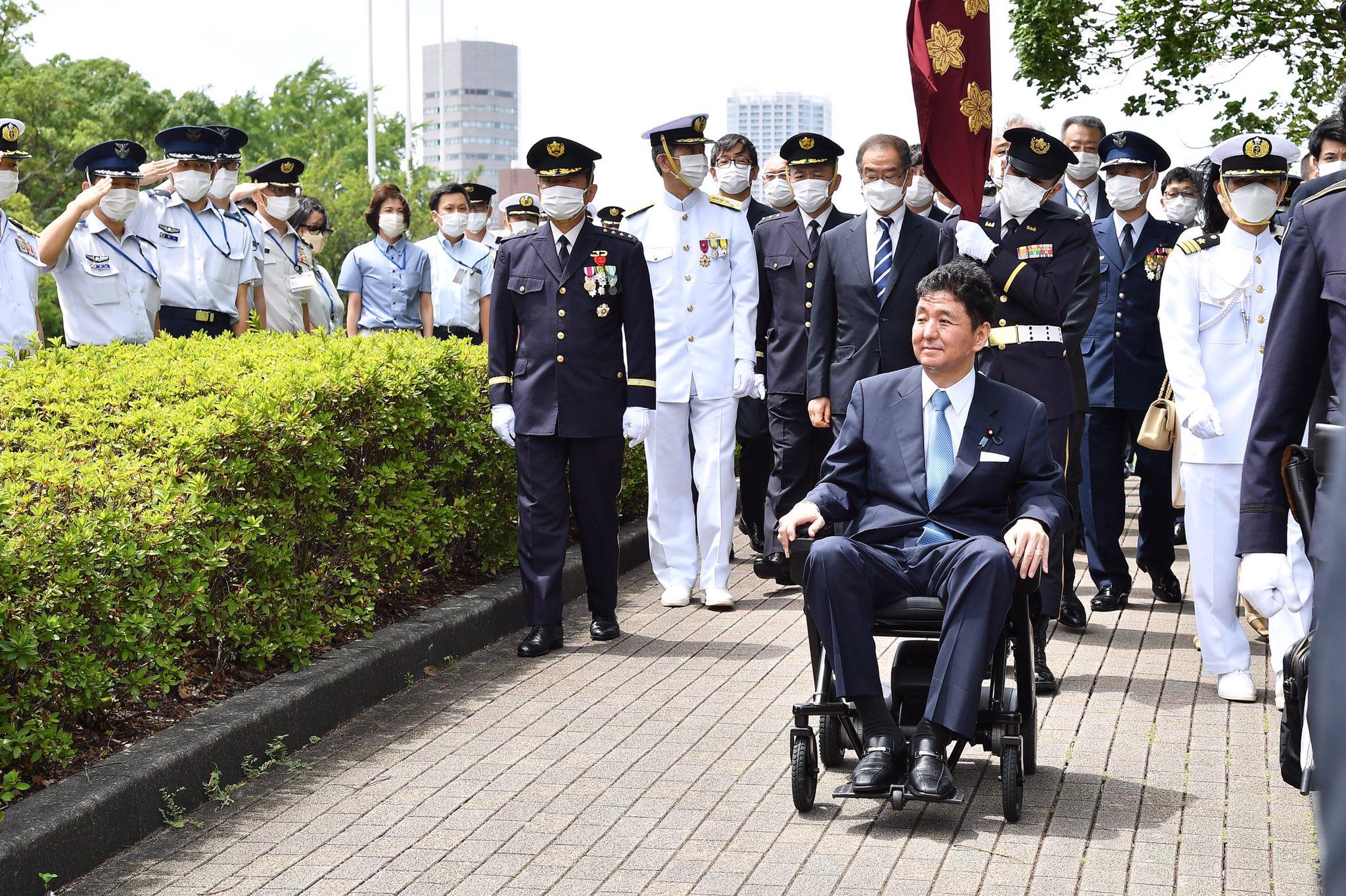 剛離任日本防長職位的岸信夫被俄羅斯偽造Twitter訊息。(日本防衛省Twitter圖片)