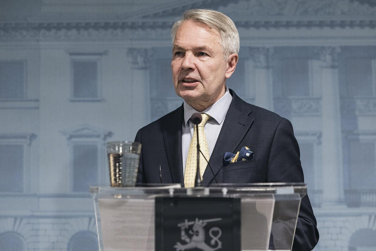 芬蘭外長哈維斯託(Pekka Haavisto)表示,烏克蘭曾多次要求芬蘭更嚴格控管俄羅斯公民入境,俄羅斯在烏克蘭東部地區的公投,以及波羅的海北溪管線遭破壞等事件,讓芬蘭決定加快對俄羅斯公民關閉邊境的動作。(AP)