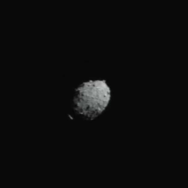 NASA飛行器成功「自殺式」撞擊小行星,原來為救地球。(Twitter)