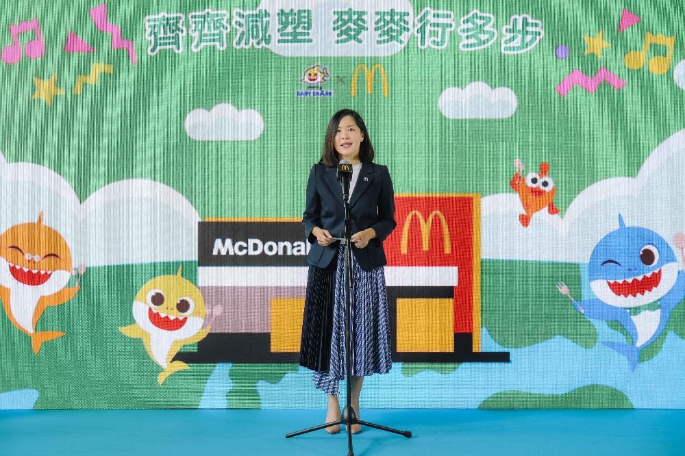 麥當勞由即日起分階段停止提供塑膠餐具,轉用木餐具,預計每年減少使用約一億件塑膠。
