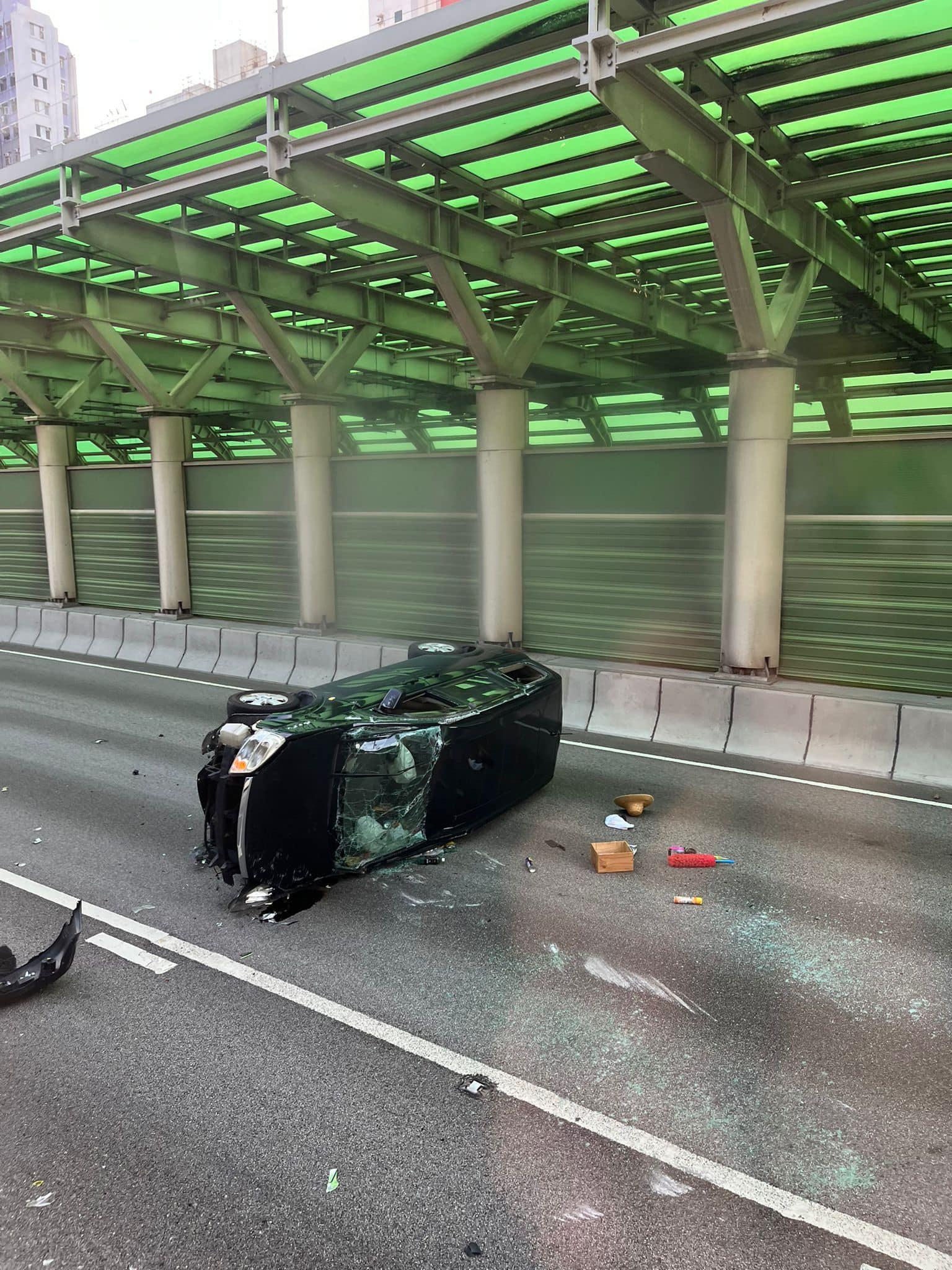 私家車車頭擋風玻璃碎裂,雜物跌出路面。(馬路的事討論區@fb圖)