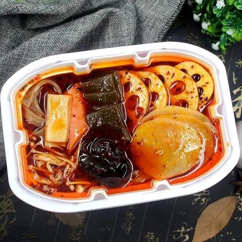 自熱火鍋方便好食,但用來發熱的發熱包要記得「不能食」。(互聯網)