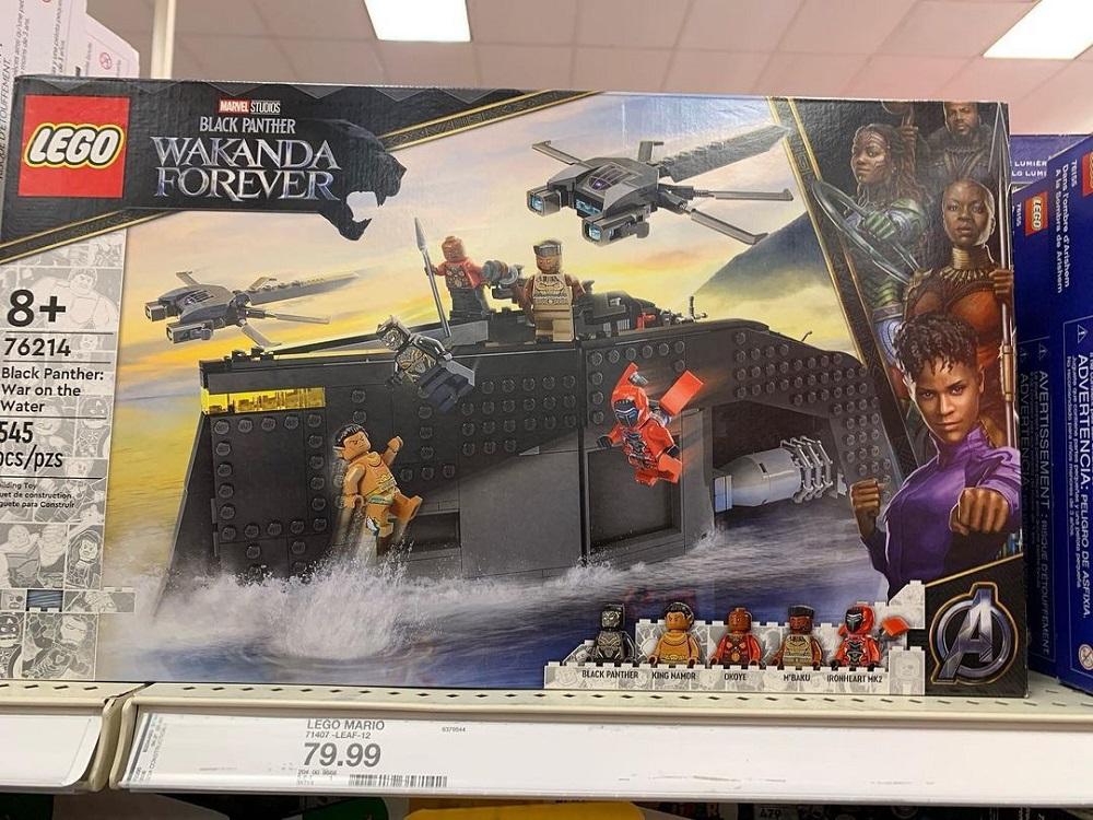 LEGO以黑豹為主題的新組合,清楚睇到新任黑豹正向下飛,紅裝甲就是鋼鐵心。
