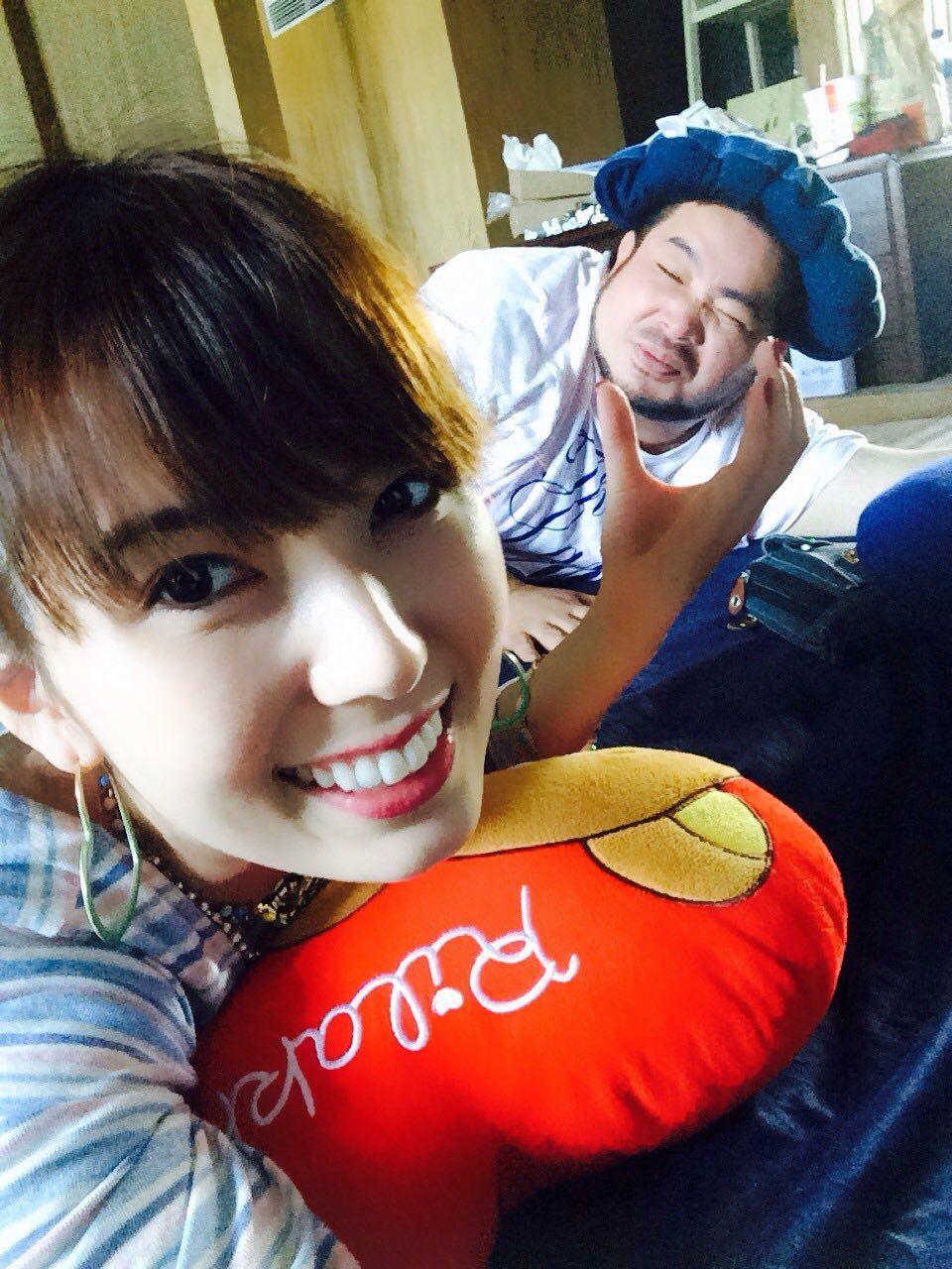AV界女神波多野結衣昨日貼出與拓也哥的合照追悼好拍檔。