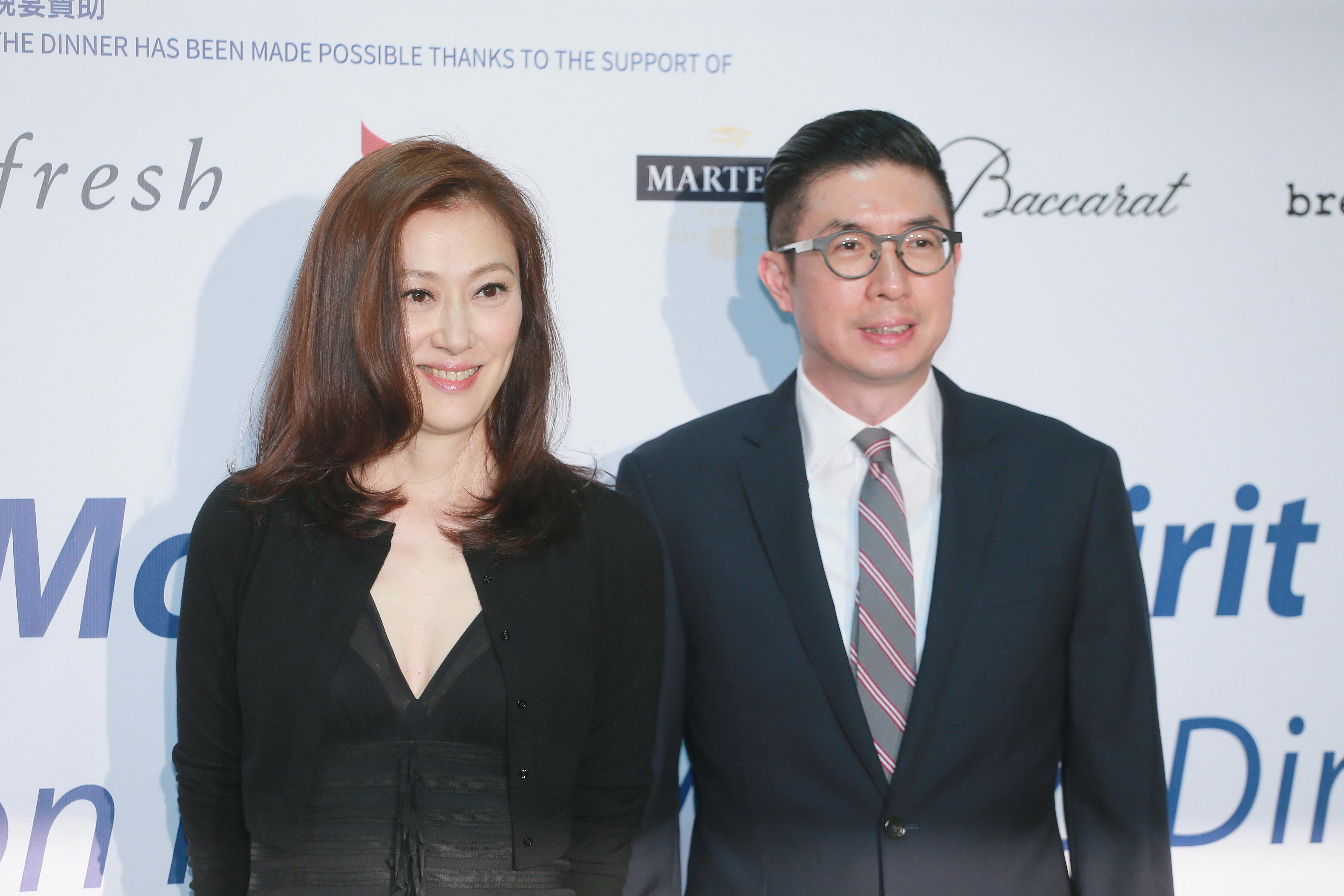 81年港姐亞軍錢慧儀與應屆東華三院主席馬清揚離婚。
