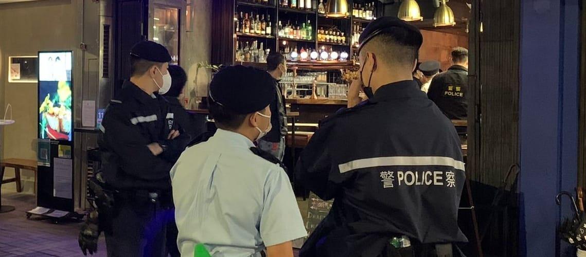 警方食環西九龍反罪惡,拘33名男女涉非法聚賭。(警方圖片)