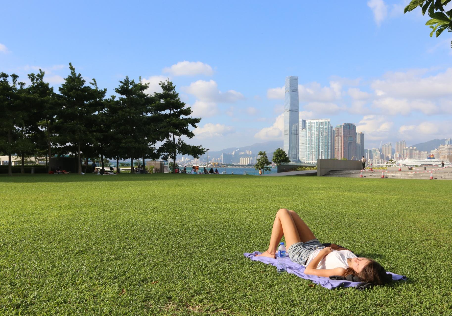 今日市區氣溫將由約24度降至晚上最低約15度。(資料圖片)