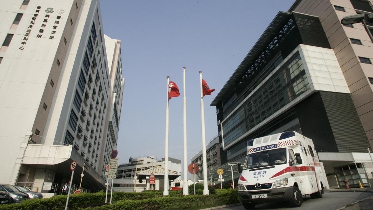 司機頭部受傷,乘客則輕傷,分別被送往仁濟醫院及瑪嘉烈醫院治理。(資料圖片)