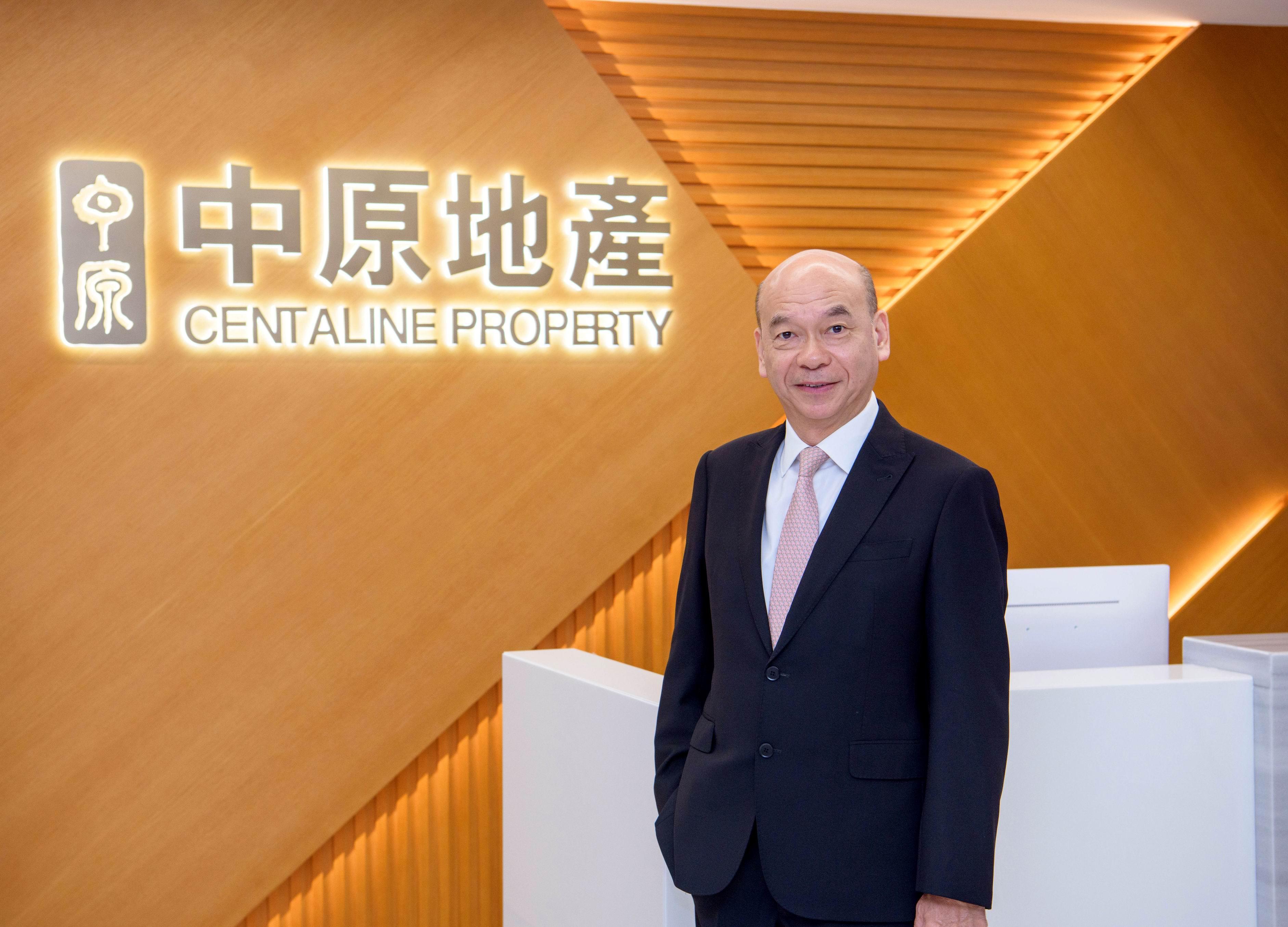 中原地產亞太區副主席兼住宅部總裁陳永傑表示,如年底前未有任何利好樓市消息,預料11月及12月份指數將錄逾2.5%的跌幅,全年樓價指數料跌15%,較去年高位更跌逾17%。