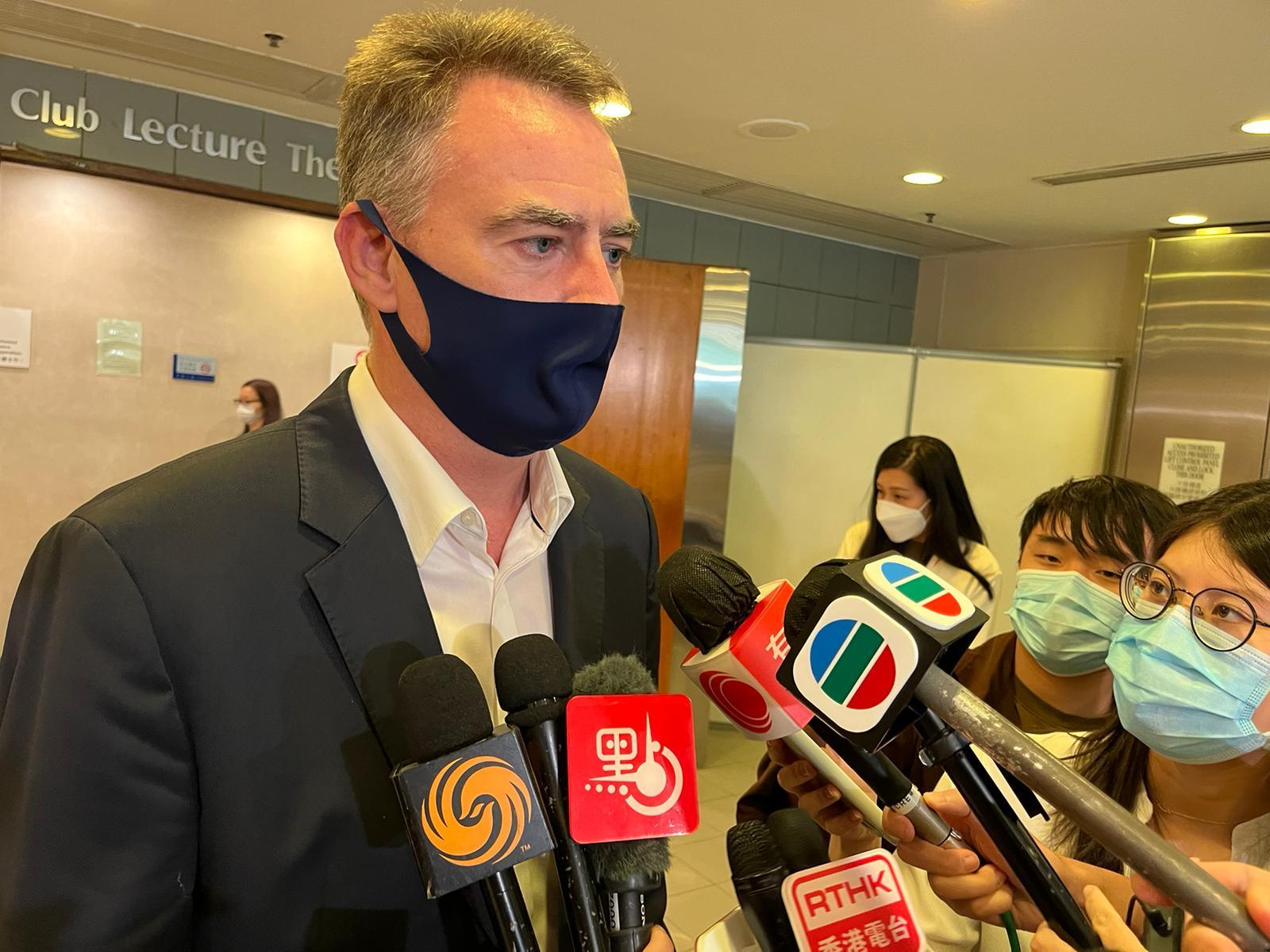 香港欖球總會行政總裁麥偉彬(Robbie McRobbie)。(徐炯晞攝)