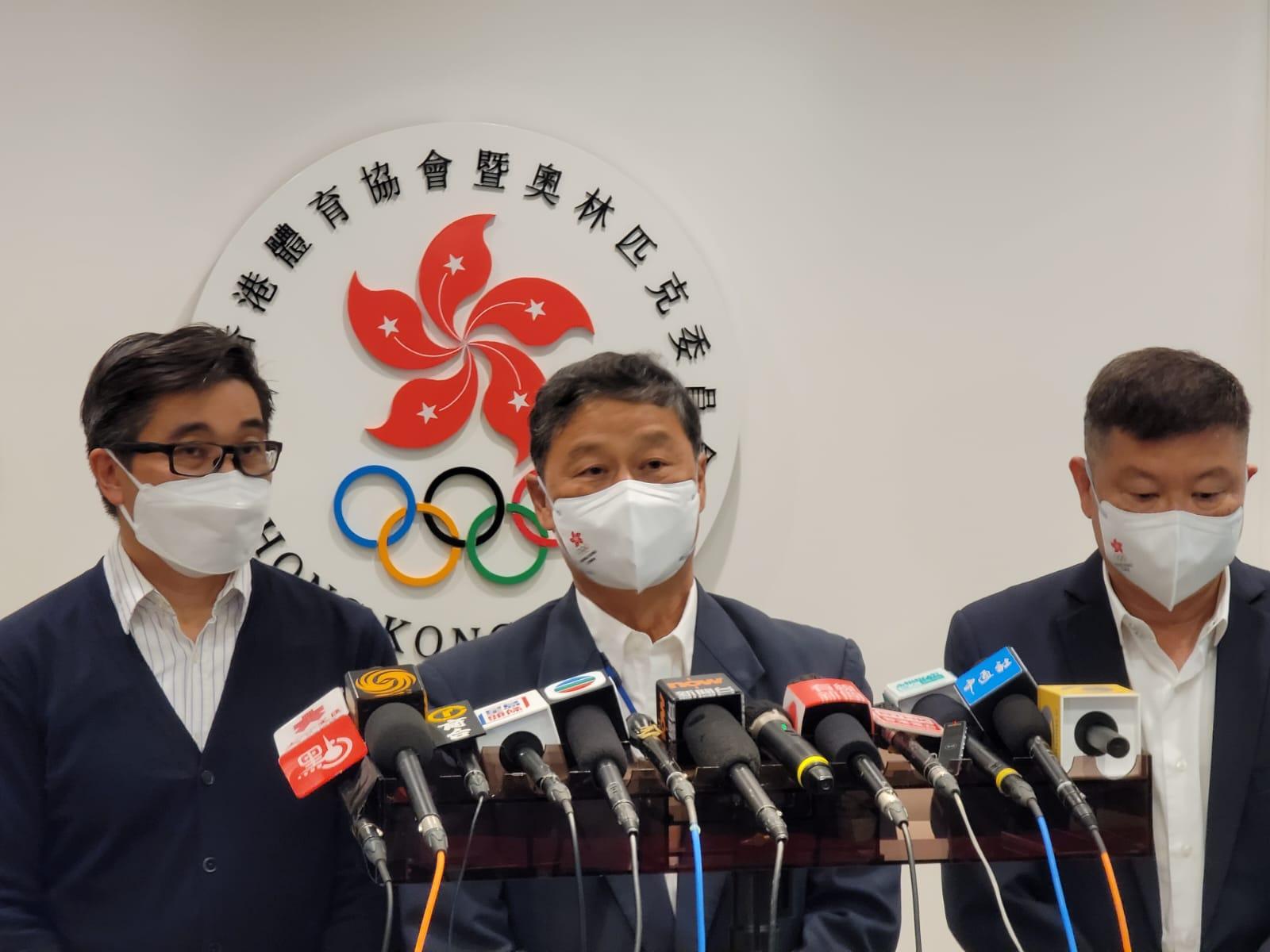 港協暨奧委會義務秘書長王敏超(中)指若再有類似情況出現,可能整隊隊伍甚至整項運動被制裁,長遠計對運動員更不公平,有關安排確保算運動員可繼續出賽。(徐炯晞攝)