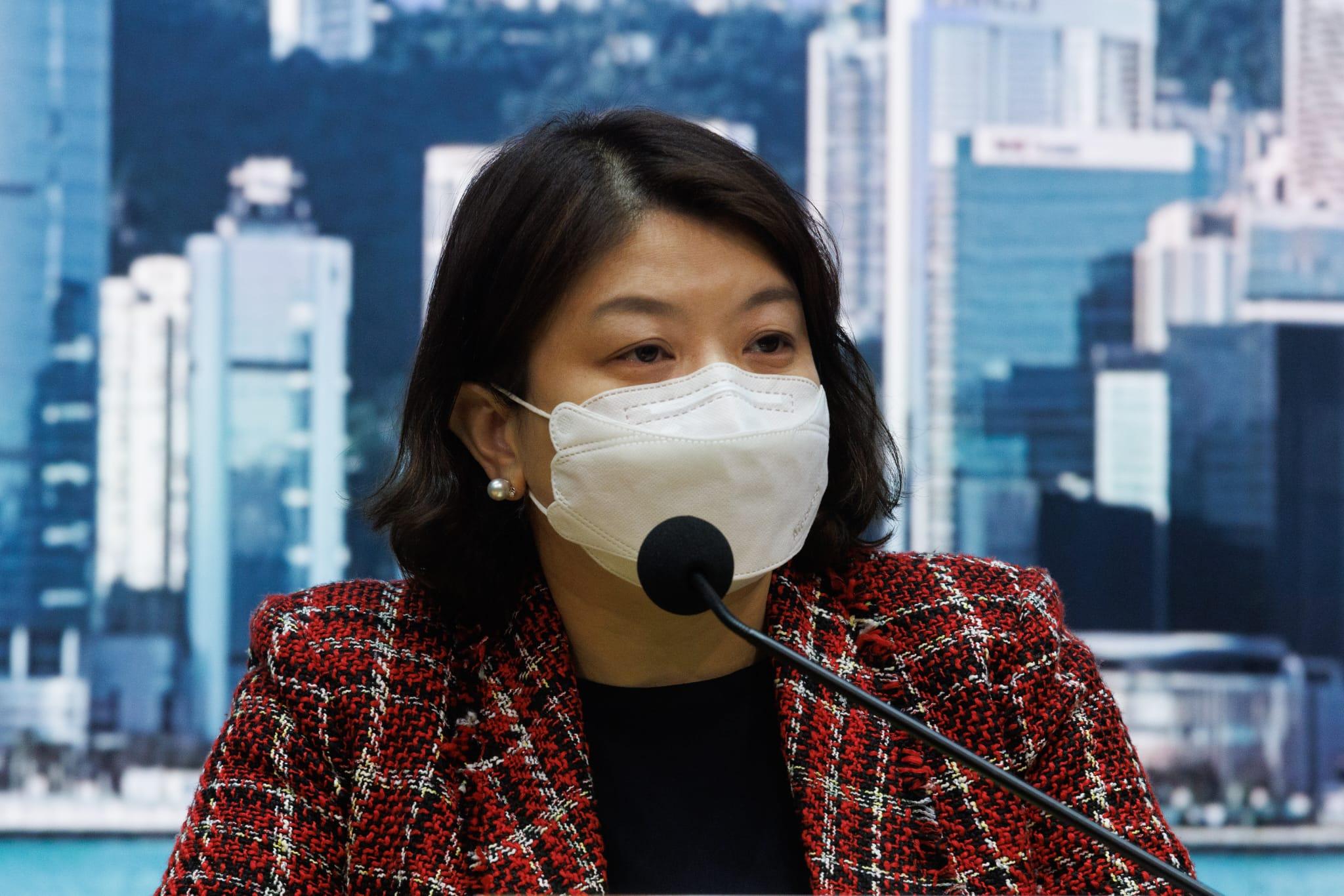 疫情|本地個案逐漸上升 醫務衞生局副局長李夏茵:會再觀察是否收緊社交距離措施 (蘇文傑攝)