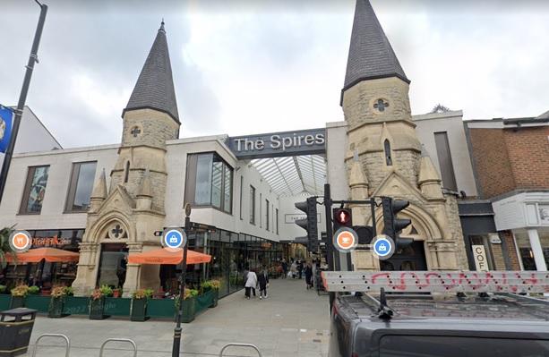 路易絲去年7月失蹤，最後一次露面是在倫敦北部的Spires商場。(互聯網)