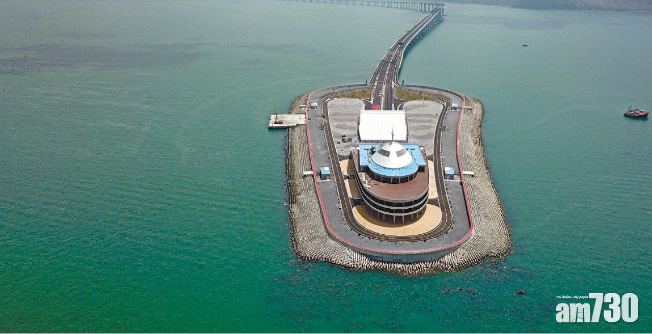 高架橋已連接東人工島。