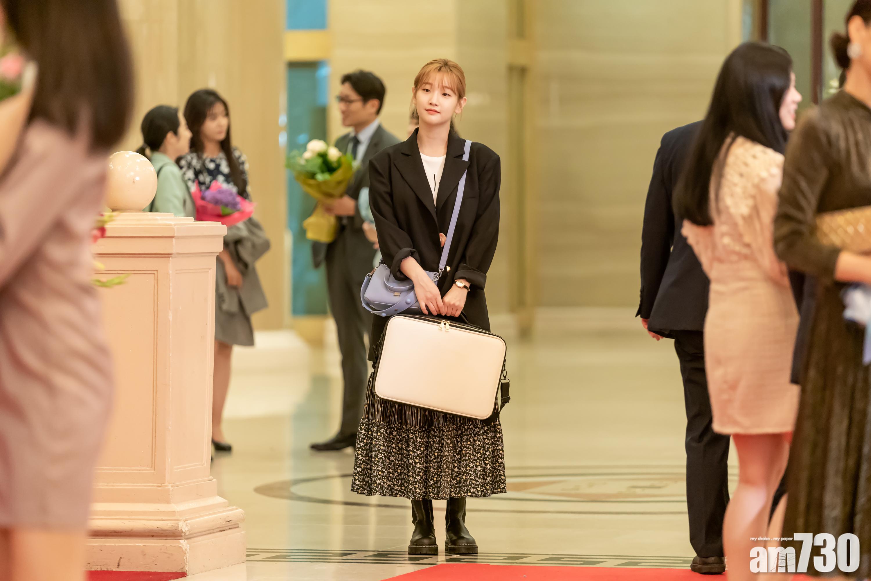 安正河(朴素丹飾)漸感被冷落。(Netflix劇照)